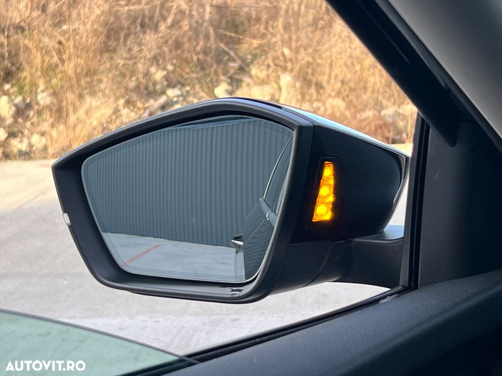 Skoda Octavia Combi 2.0 TDI DSG First Edition - 23