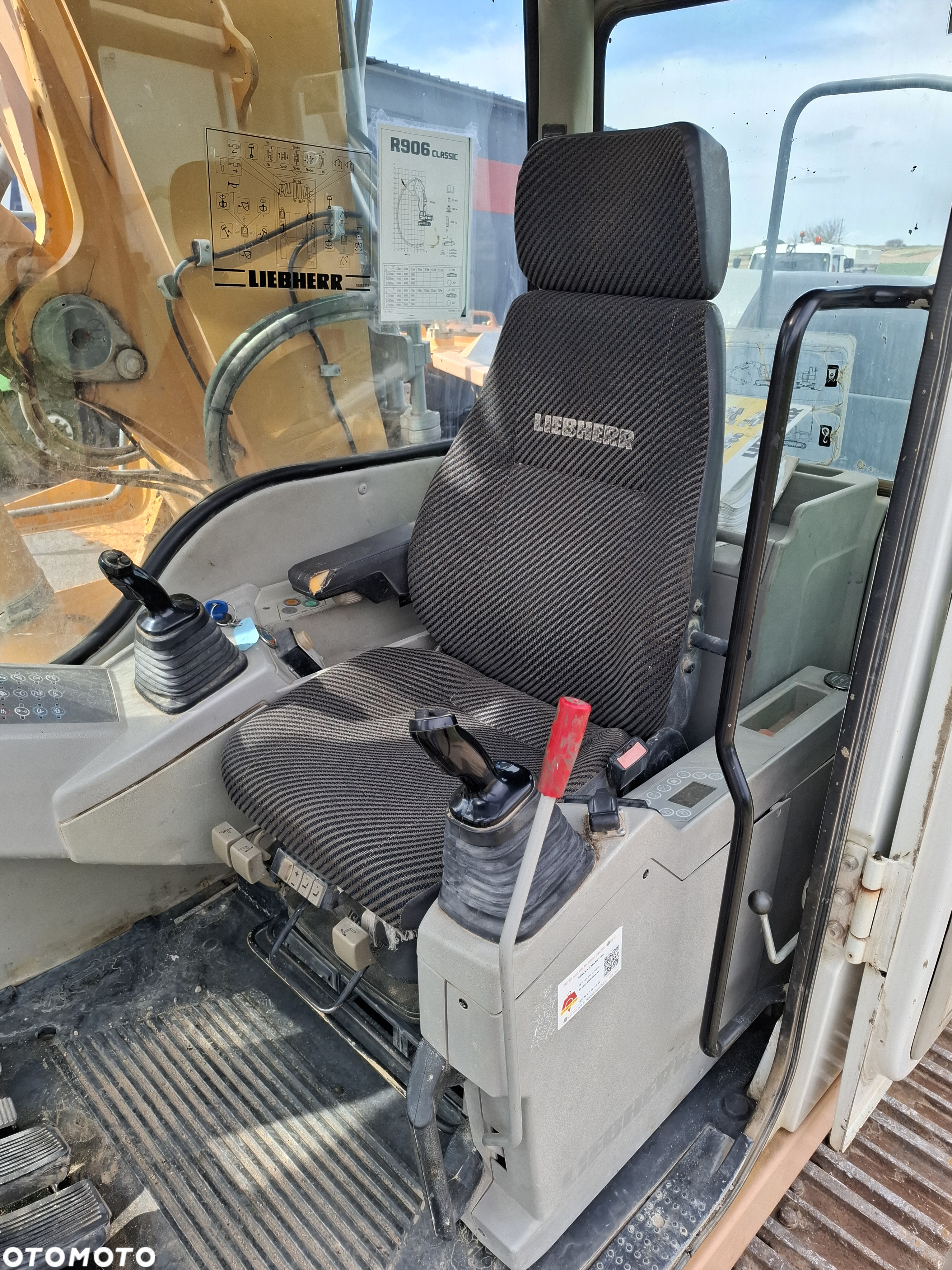 Liebherr Liebherr R906LC - 8