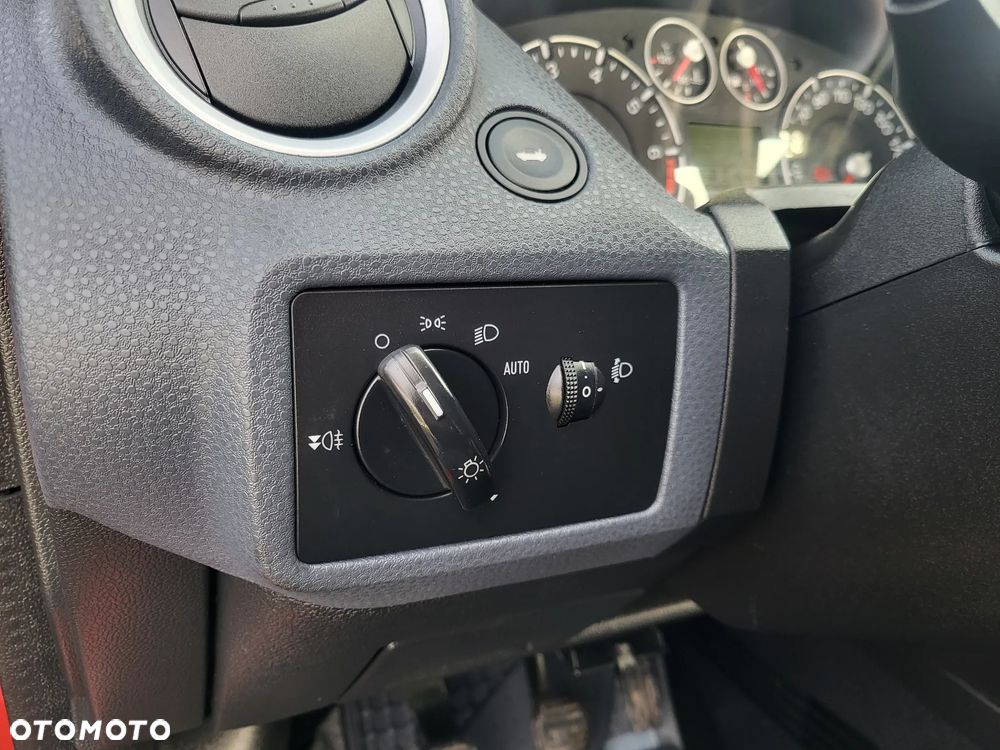 Ford Fiesta 1.6 Ghia - 27