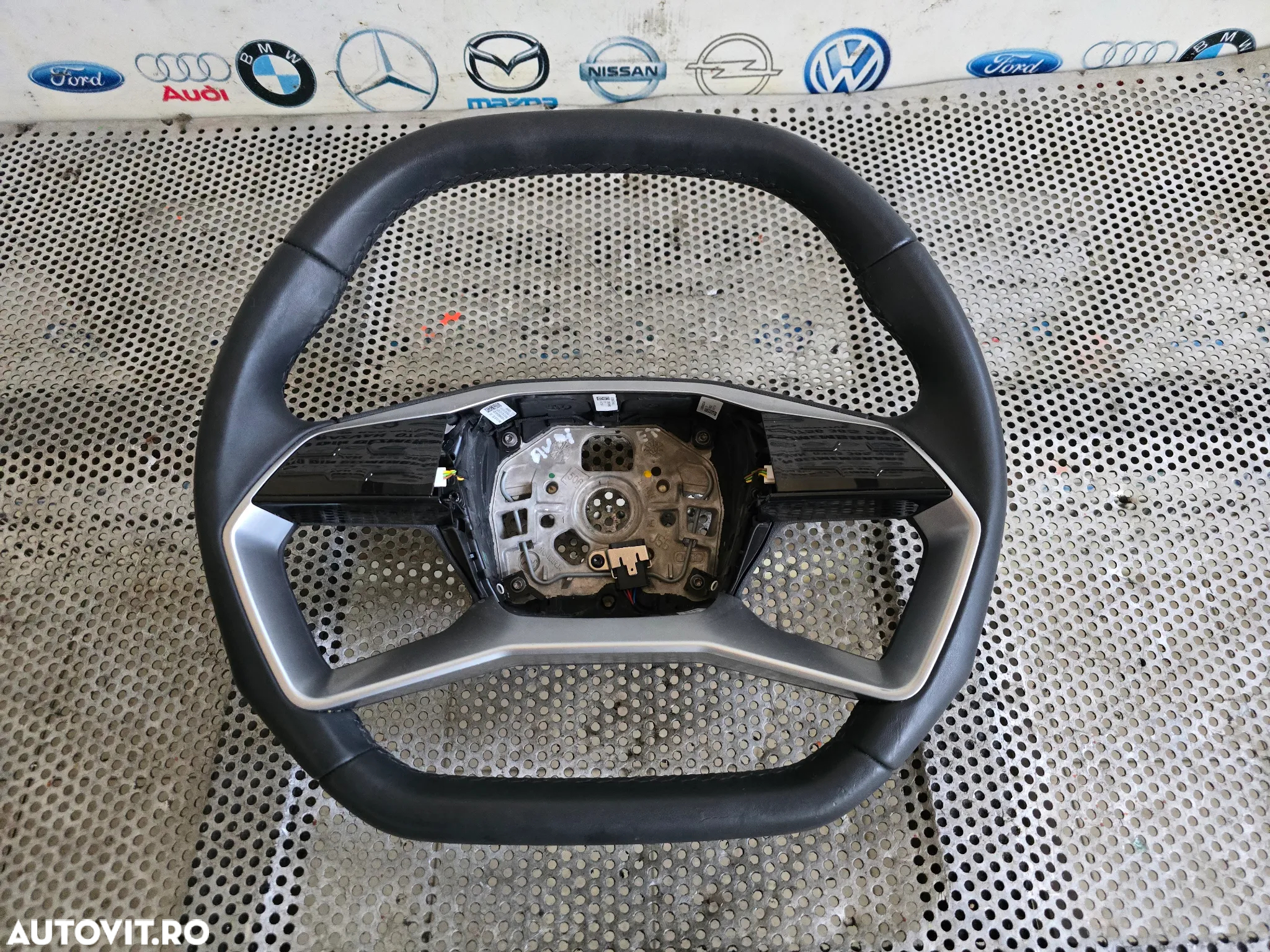 Volan Din Piele Cu Comenzi Audi Q4 E-Tron 2021-2025 Impecabil - 2