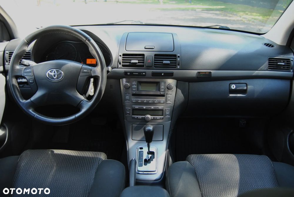 Toyota Avensis 1.8 VVT-i Automatik Sol - 9