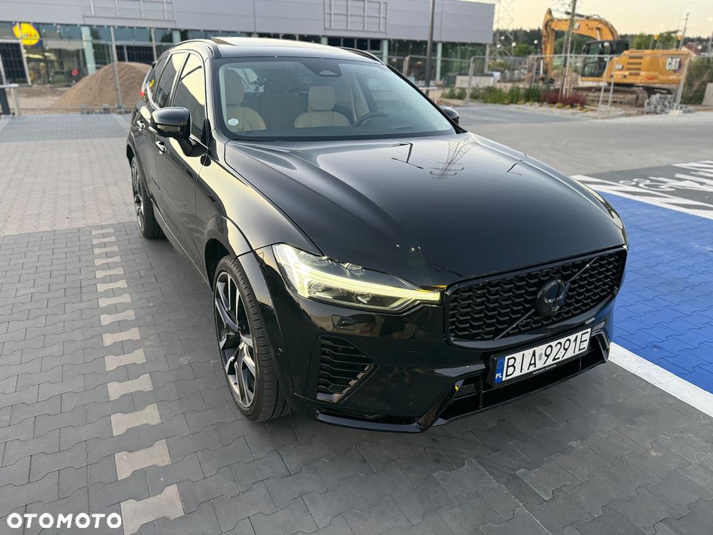 Volvo XC 60 T8 Plug-In Hybrid AWD Ultra Dark - 32