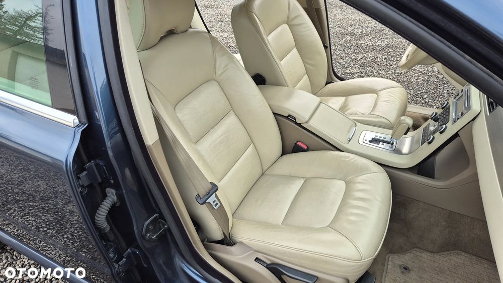 Volvo V70 T6 AWD Momentum - 23