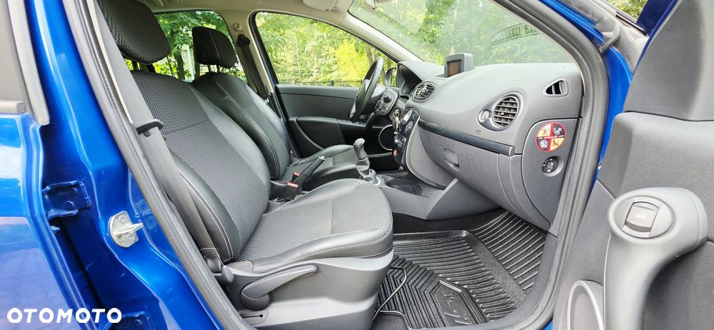 Renault Clio - 9