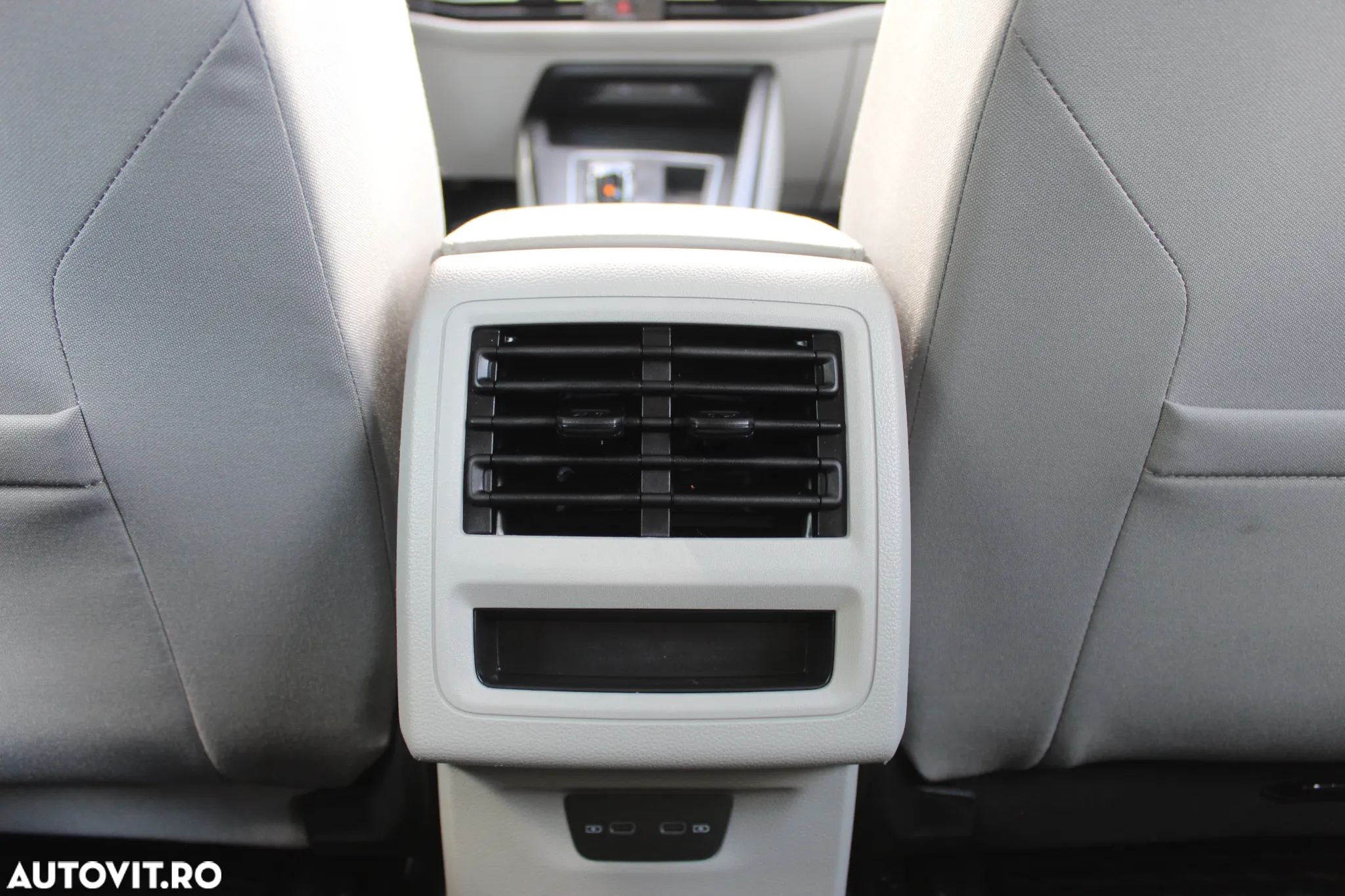 Volkswagen Golf 1.5 eTSI ACT DSG MHEV Life - 20