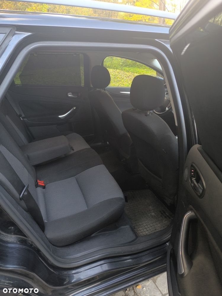 Ford Mondeo - 8