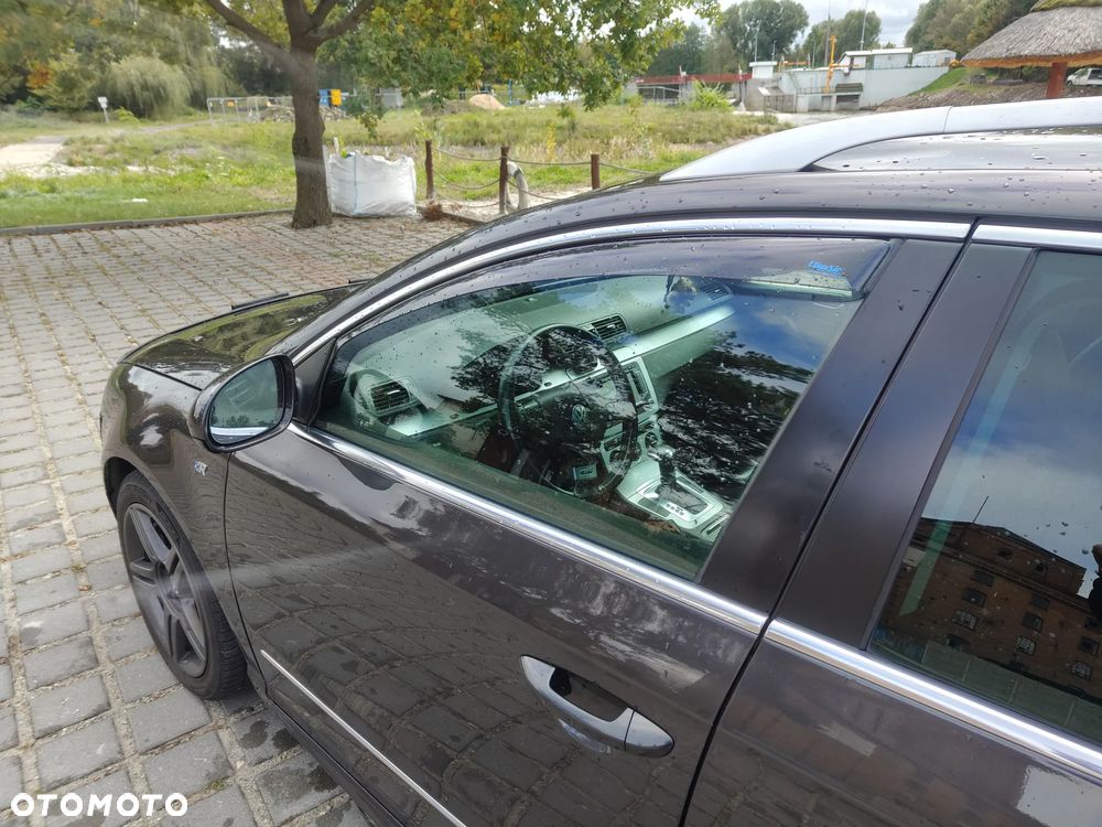 Volkswagen Passat 2.0 TDI DPF Sportline DSG - 16
