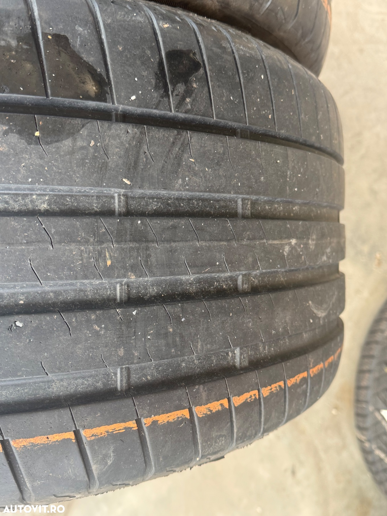 Vând 2 anvelope 275/35/21 bridgestone de vară ca noi - 3
