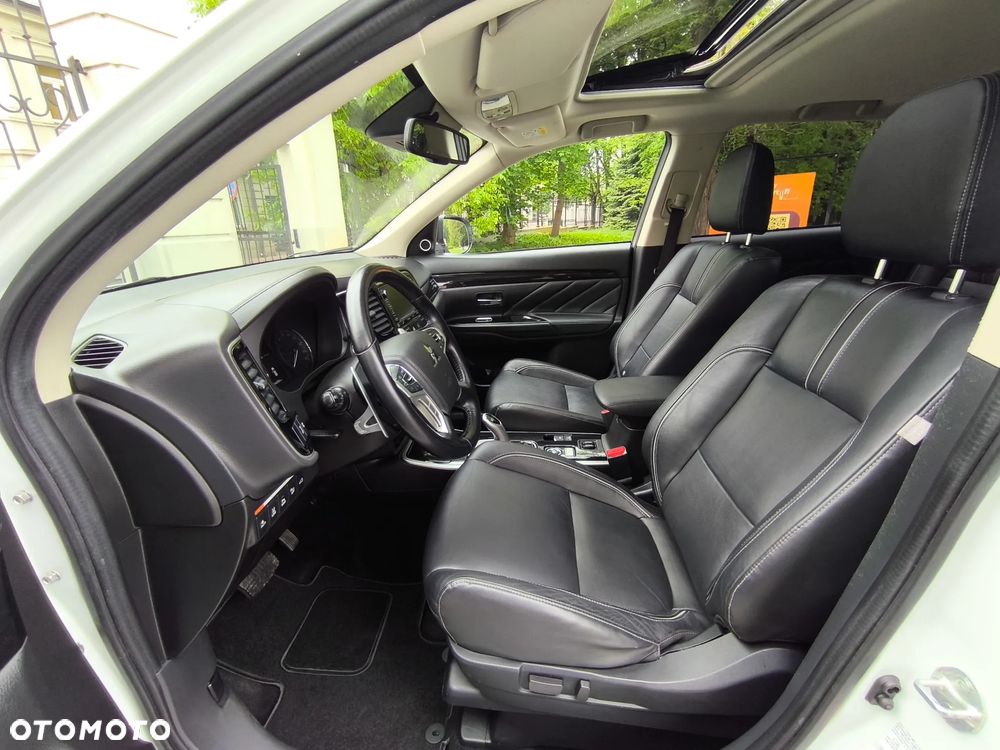 Mitsubishi Outlander 2.0 4WD Top - 19