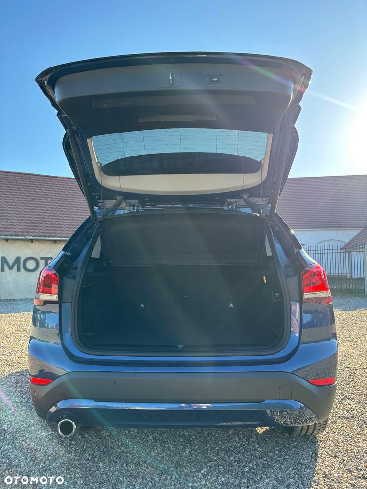 BMW X1 sDrive16d - 10
