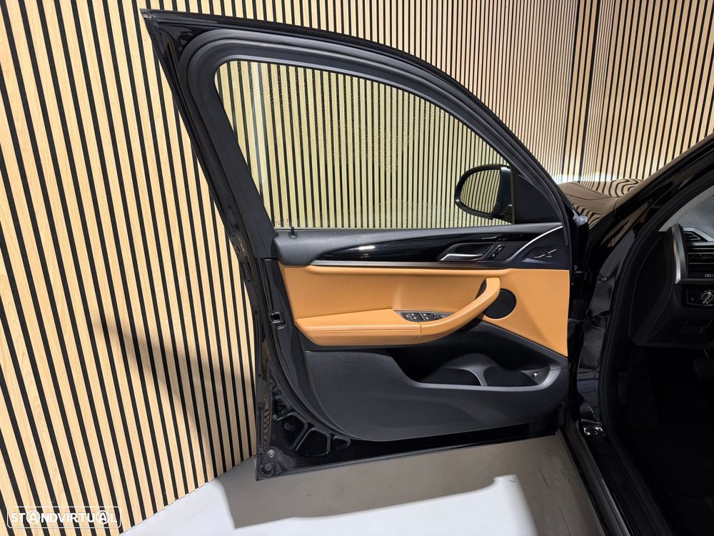 BMW X3 30 e xDrive Line Luxury - 27