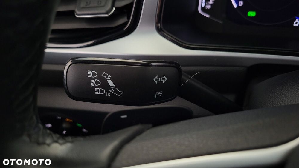 Volkswagen T-Roc - 22