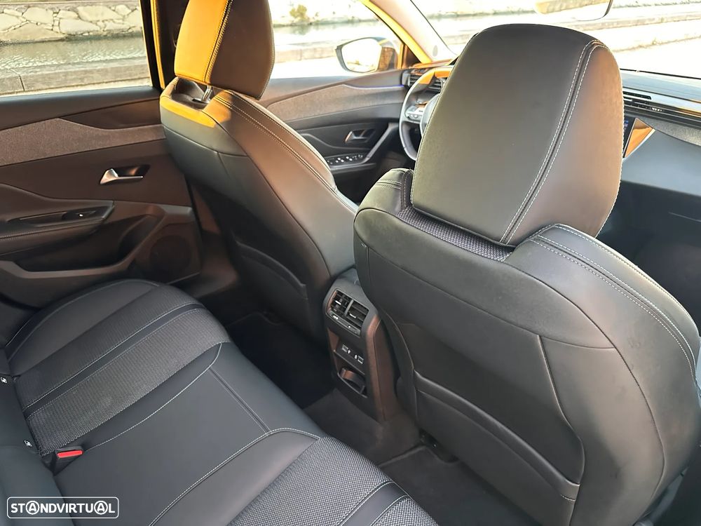 Peugeot 308 1.6 Hybrid Allure Pack e-EAT8 - 32