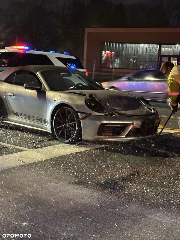 Porsche 911 Carrera 4S PDK - 28