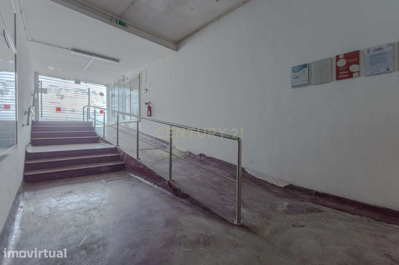 Loja Ampla com 494 m² — Perfeita para Marcas que Querem Crescer - Grande imagem: 2/22