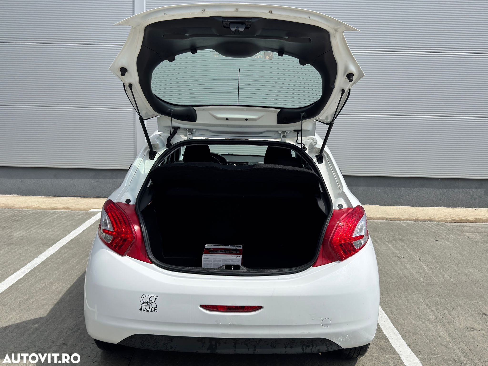 Peugeot 208 1.0 L PureTech Access - 24