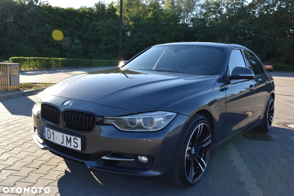 BMW Seria 3 328i Sport-Aut Sport Line - 2