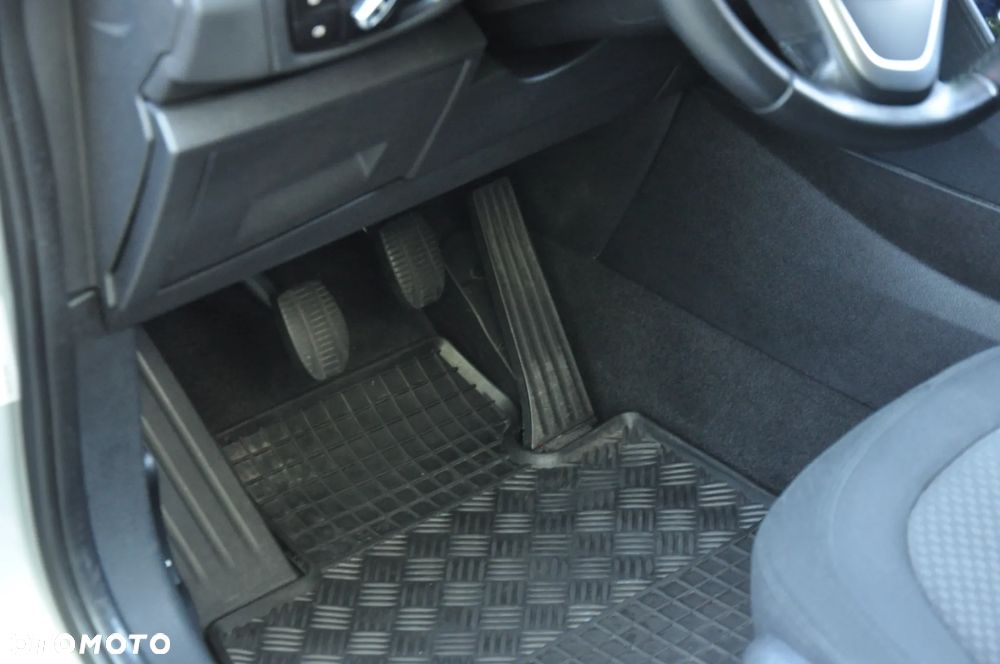 BMW Seria 2 218d Luxury Line - 36