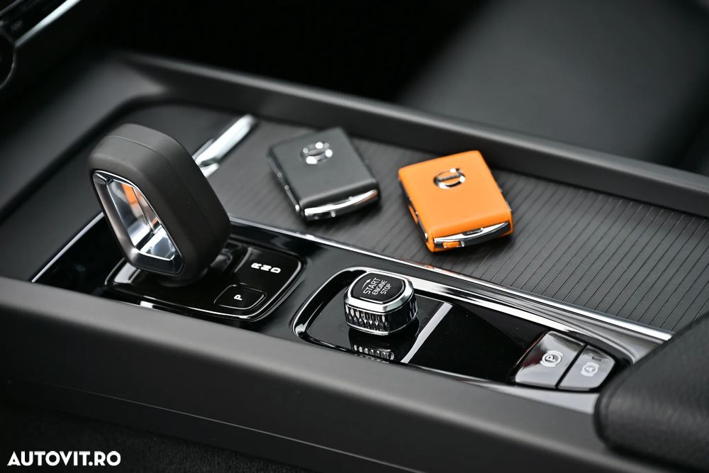 Volvo XC 60 T6 AWD Recharge Geartronic Inscription Expression - 37