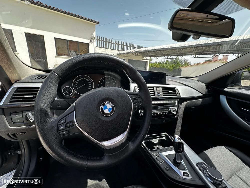 BMW 330 e iPerformance - 12