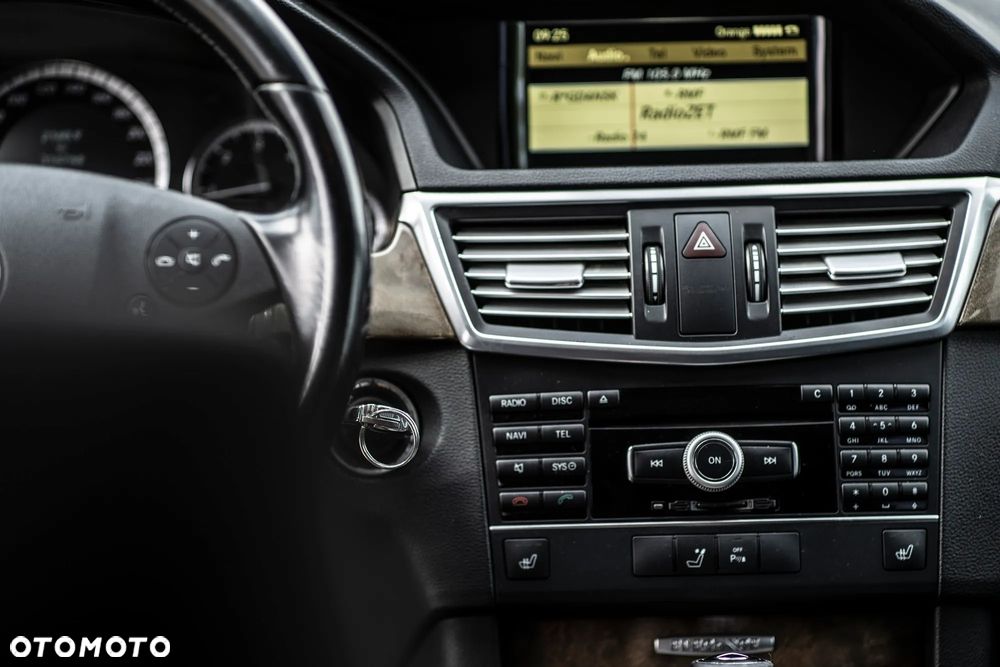 Mercedes-Benz Klasa E 220 CDI 7G-TRONIC Elegance - 19