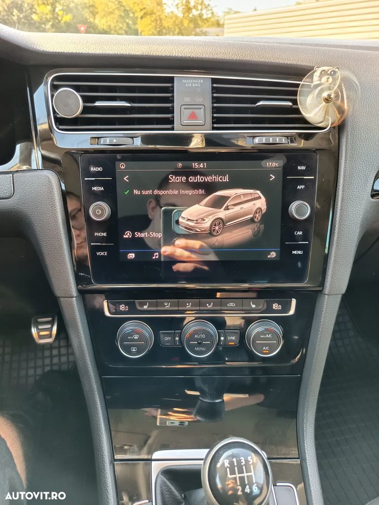 Volkswagen Golf - 10