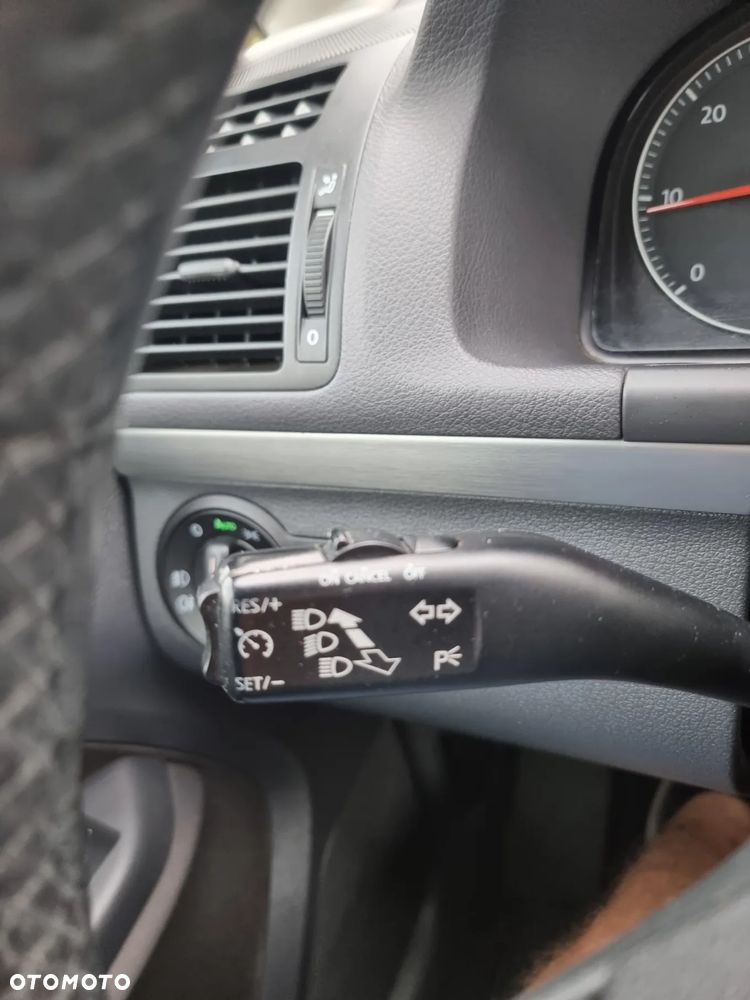 Volkswagen Touran - 13