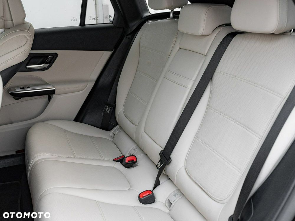 Mercedes-Benz GLC - 23