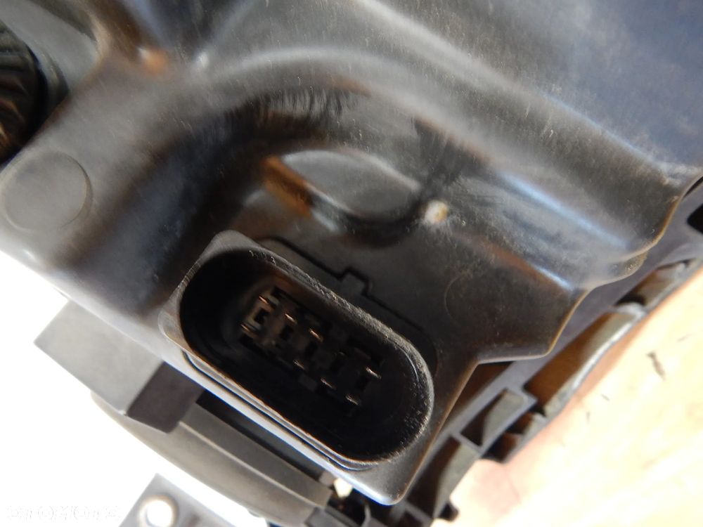 Lampa reflektor przód ślizg mocowanie VW Polo V 6R 09-17 Łuków części - 7
