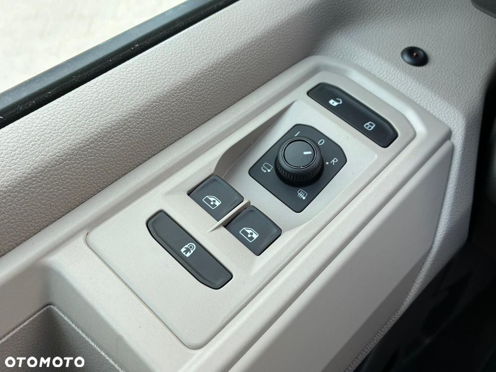 Volkswagen California - 36