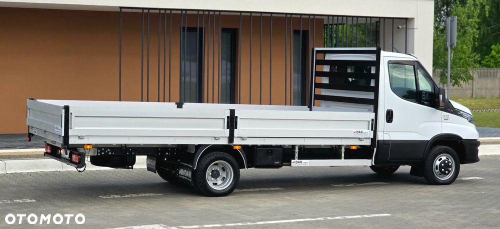 Iveco ❗️❗️DAILY 3.0 180KM MAXI 50C18 JAK NOWY ❗️❗️MODEL 2024 / BLOKADA MOSTU / SKRZYNIA OTWARTA WIDAR 10 PALET / 3500KG HAK / PIERWSZY WŁASCICIEL / NAVI / KAMERA COFANIA / FULL LED / TEMPOMAT AKTYWNY / BLIŹNIAKI / BURTY ALUMINIOWE / WERSJA WZMOCNIONA / FULL OPCJA / SERWIS ASO / SALON POLSKA / 35C15 50C15 35C18❗❗ JAK Z SALONU - NOWY -❗❗ - 25