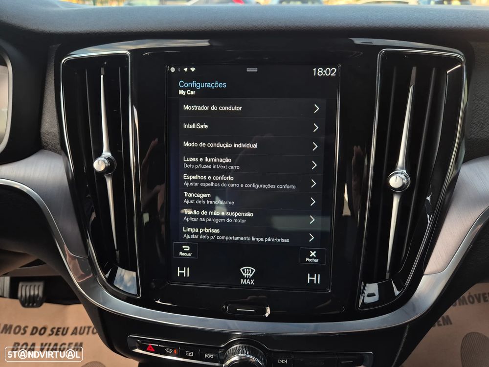 Volvo V60 2.0 D3 Momentum Plus - 31