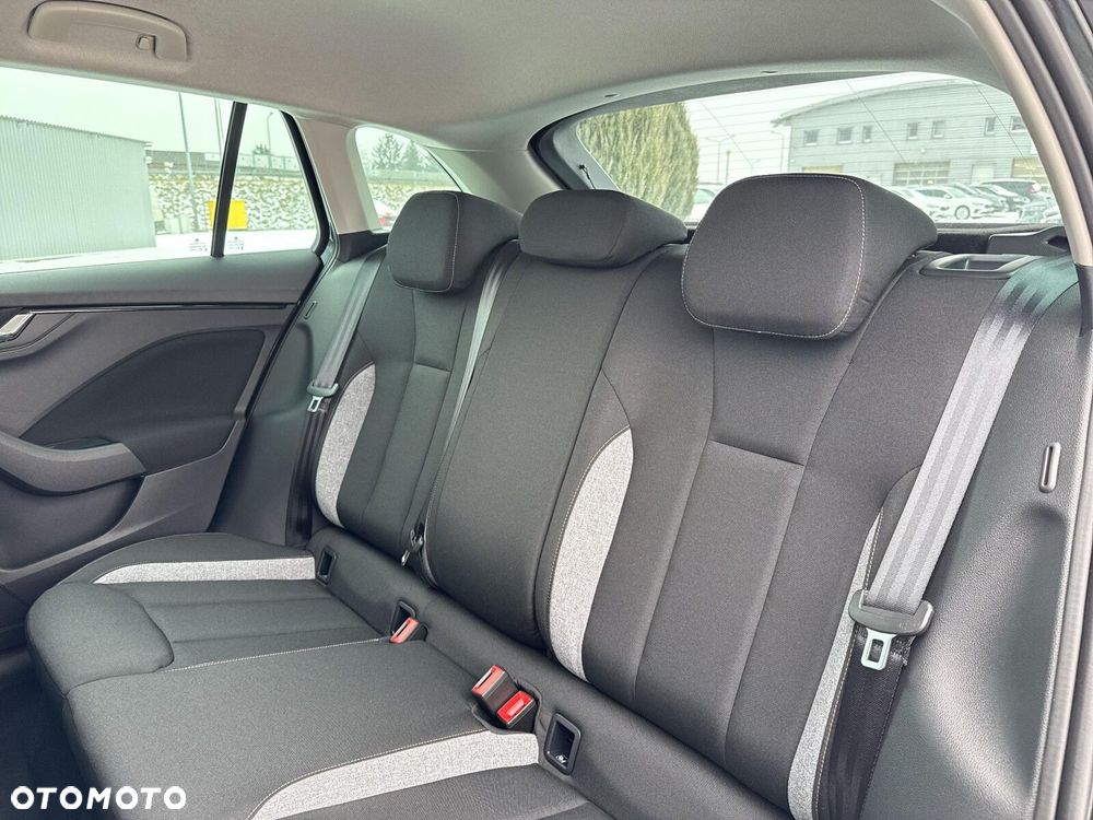 Skoda Scala 1.5 TSI Selection DSG - 28