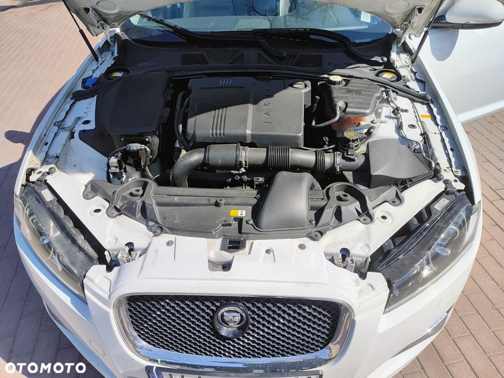 Jaguar XF 2.2 D Luxury - 12