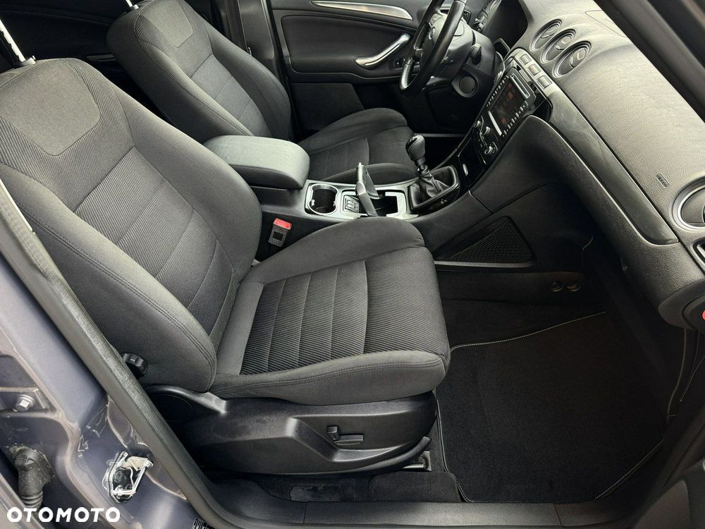 Ford S-Max - 21