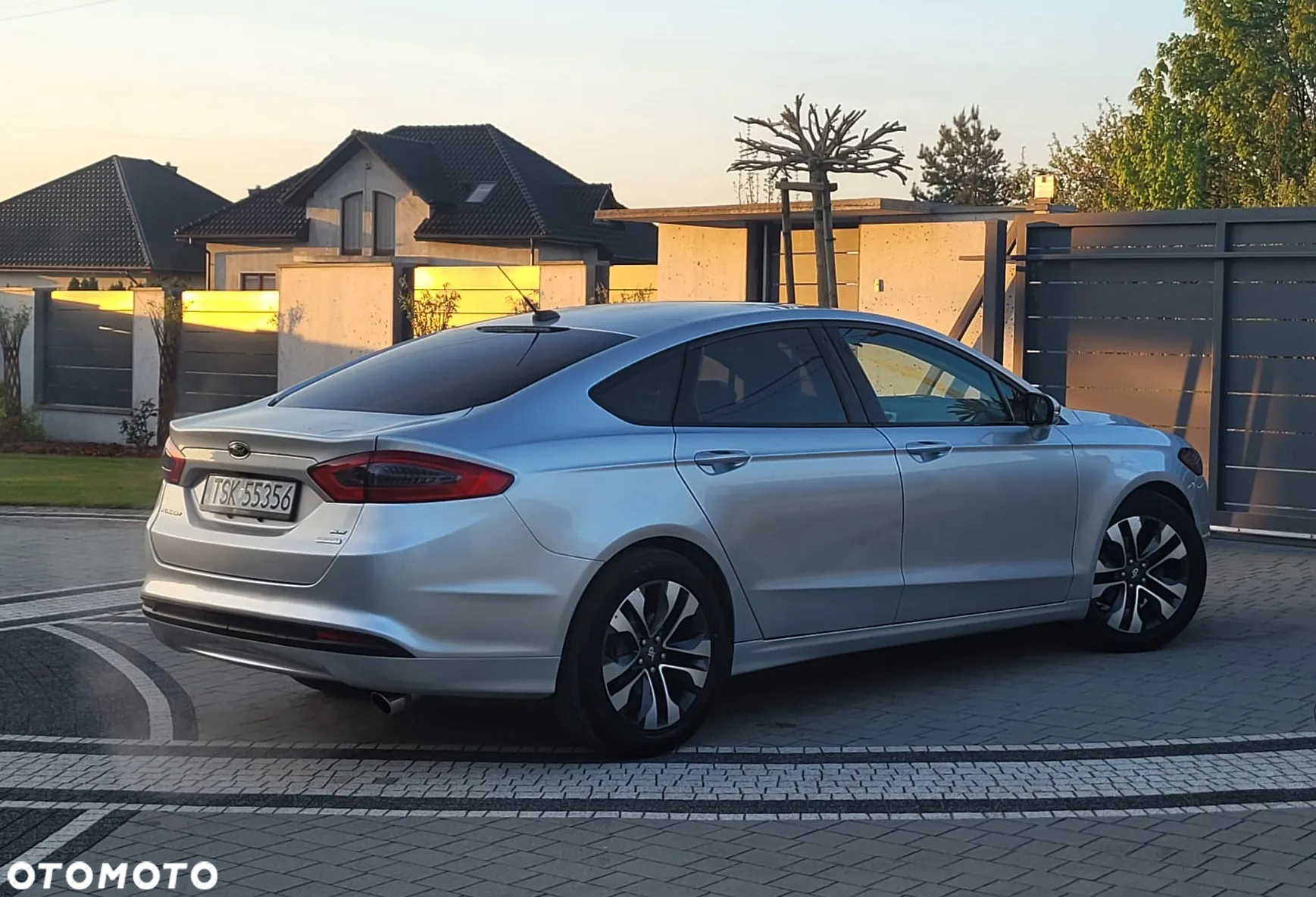 Ford Fusion - 12