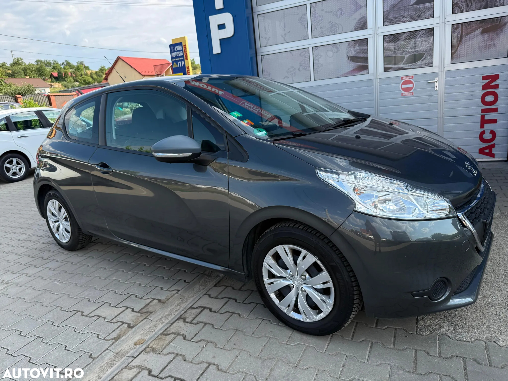 Peugeot 208 1.2 VTi Access - 3