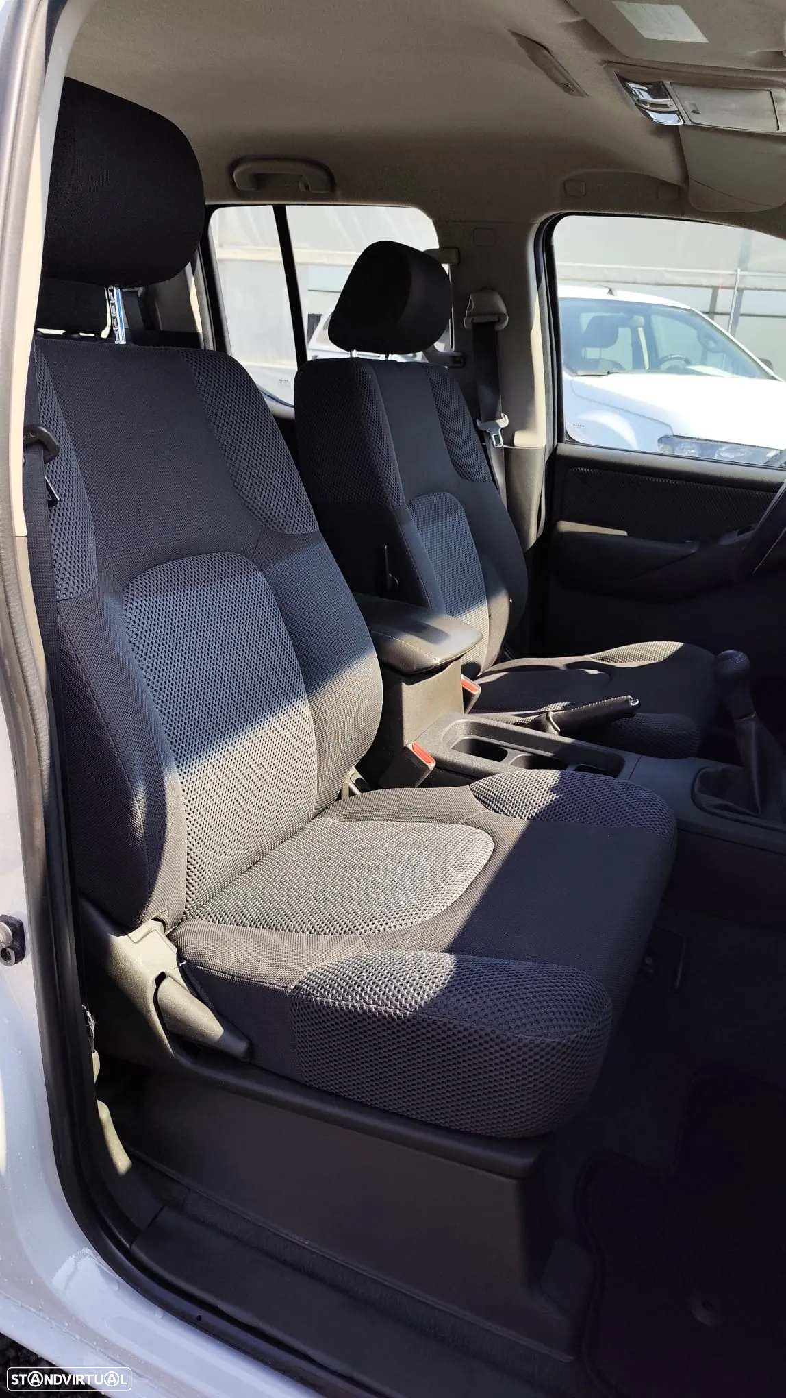 Nissan Navara 2.5 dCi CD LE - 9