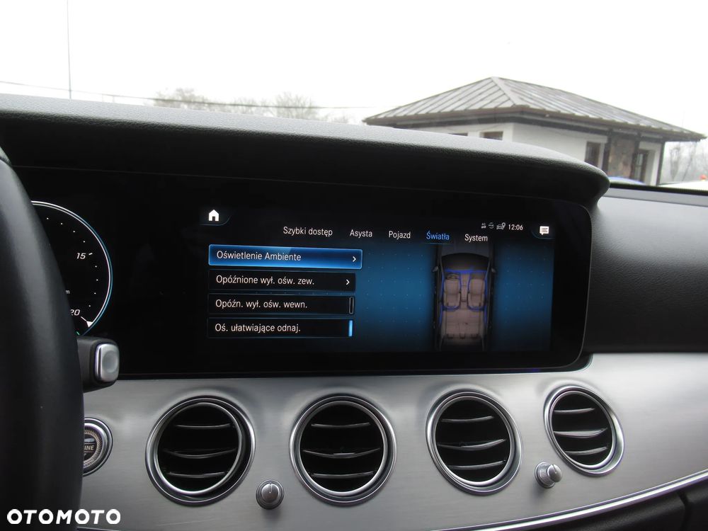 Mercedes-Benz Klasa E 220 d 4-Matic AMG - 26