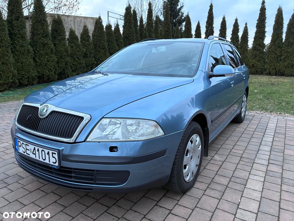 Skoda Octavia 1.6 Combi Ambiente - 2