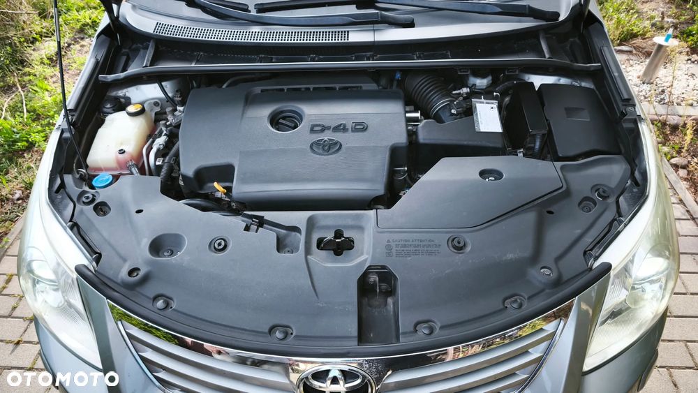 Toyota Avensis - 17