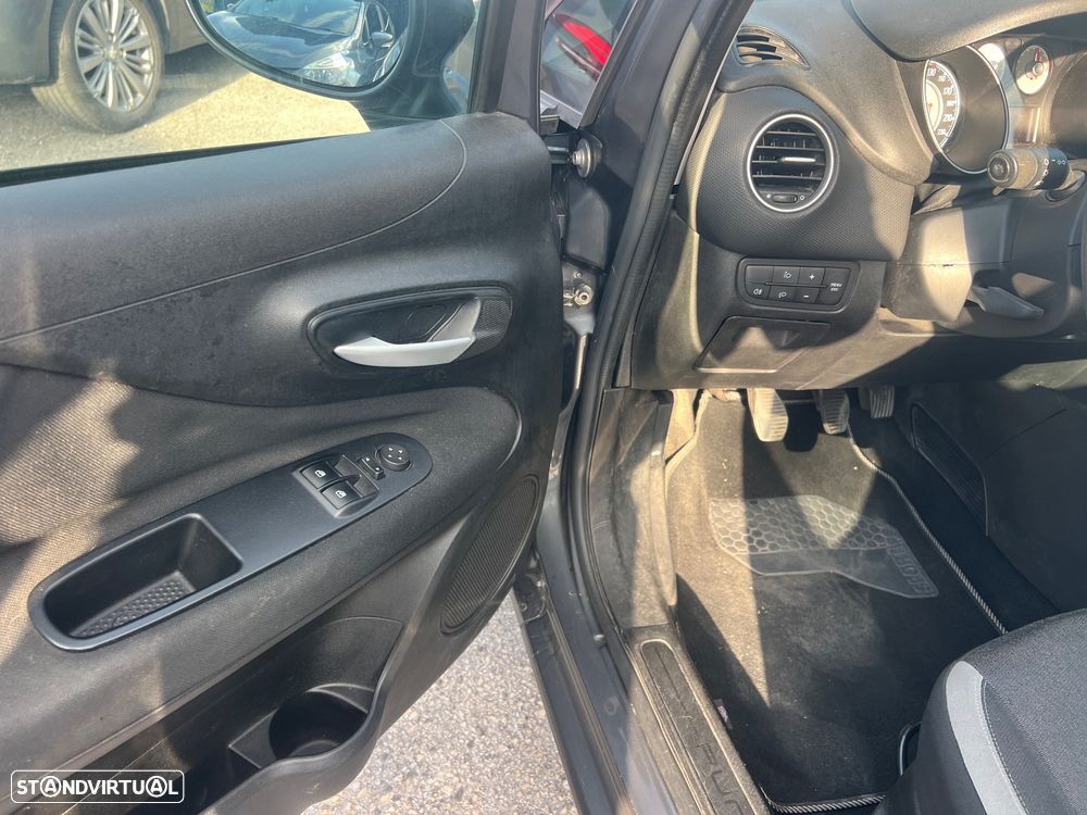 Fiat Punto 1.3 M-Jet Easy S&S - 13