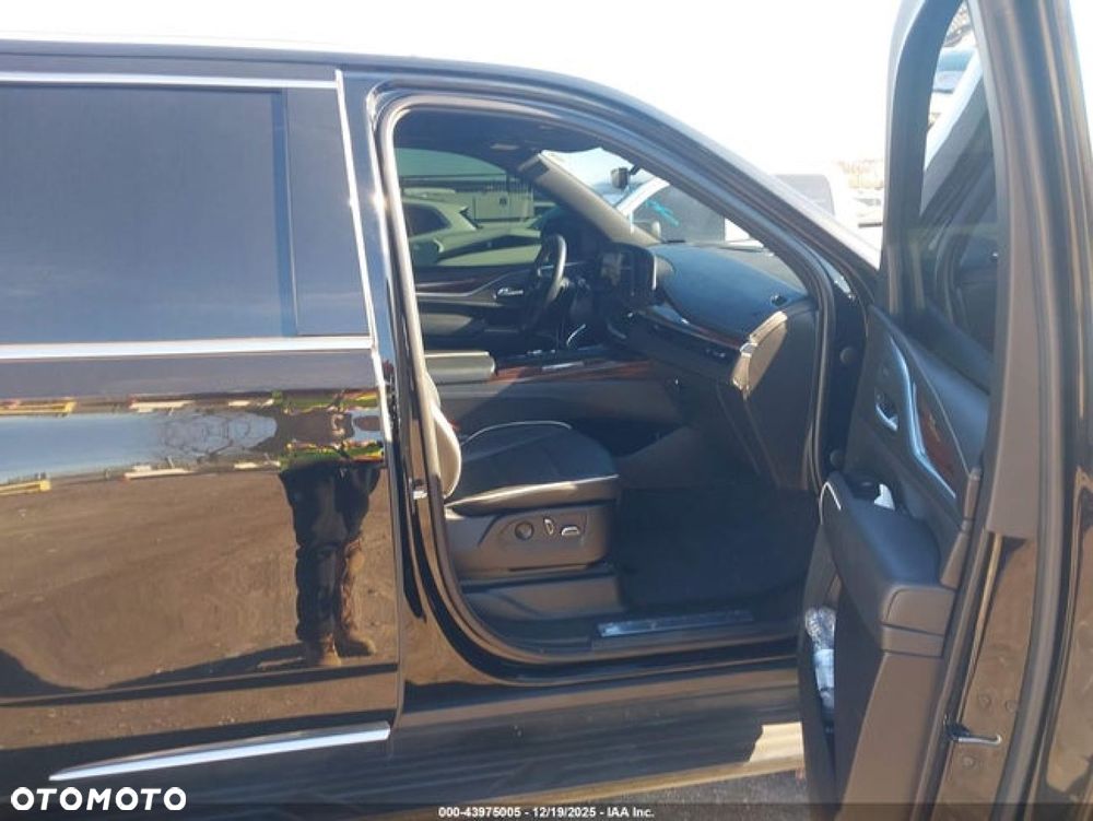 Cadillac Escalade - 10
