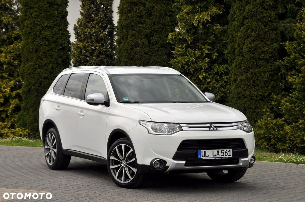 Mitsubishi Outlander - 2