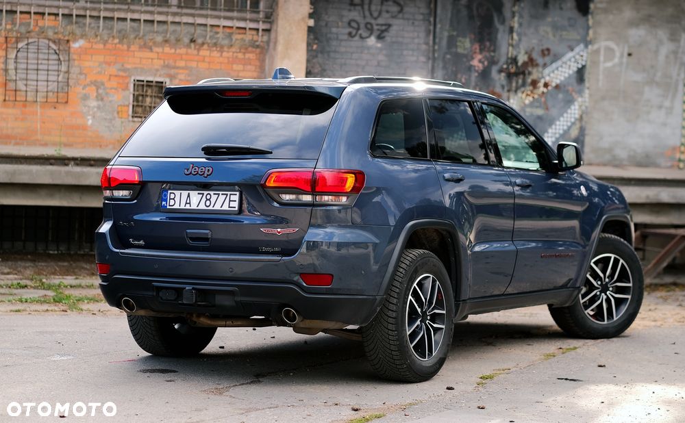 Jeep Grand Cherokee - 10
