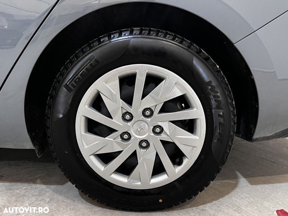 Hyundai Elantra 1.6 l 123 CP 6MT Classic - 24