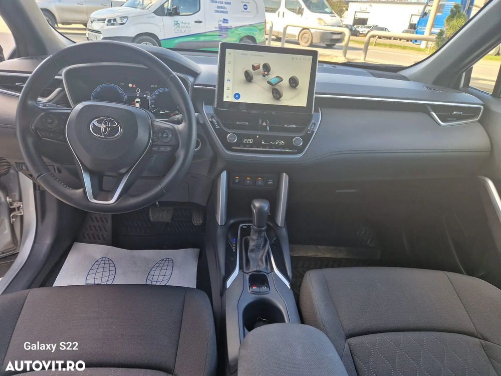 Toyota Corolla Cross - 11