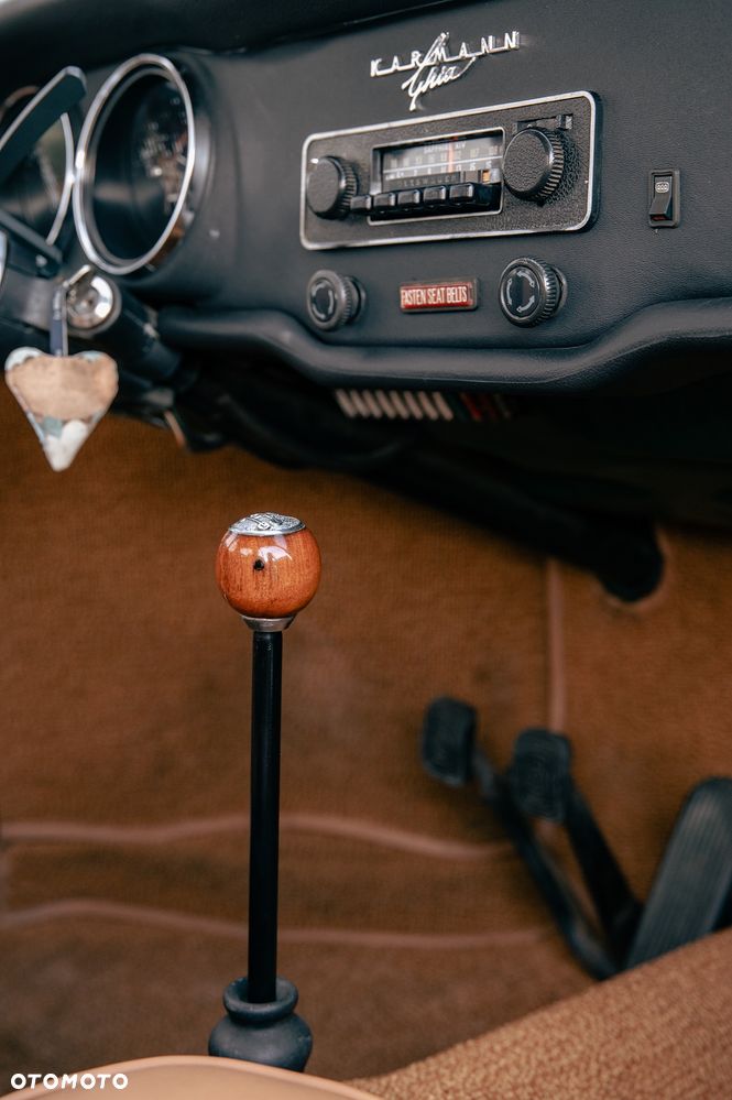 Volkswagen Karmann Ghia - 11