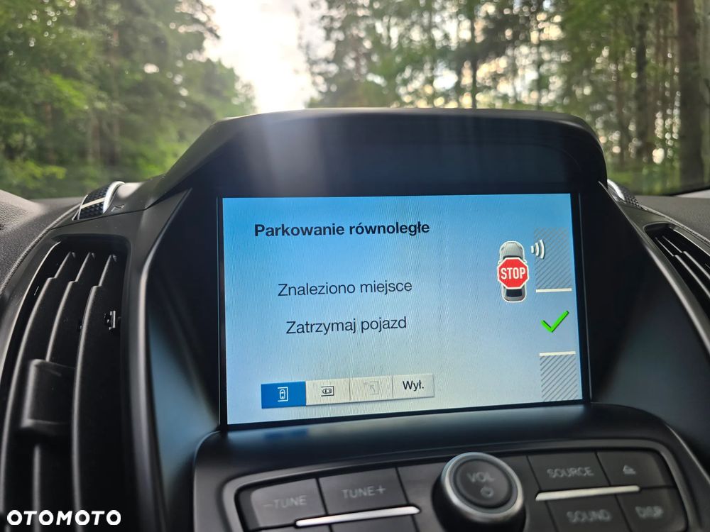 Ford Kuga 2.0 TDCi 2x4 ST-Line - 28