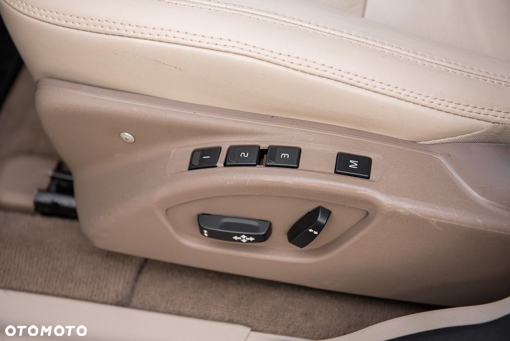 Volvo XC 60 D5 AWD Summum - 18